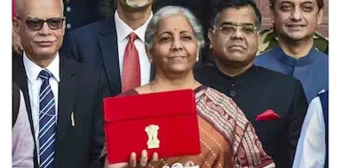 ബജറ്റ് ഇക്കുറിയും പേപ്പര്ലസ് ; ചുവന്ന പൗച്ചില് ടാബ്ലറ്റുമായി ധനമന്ത്രി ബജറ്റ് ഇക്കുറിയും പേപ്പര്ലസ് ; ചുവന്ന പൗച്ചില് ടാബ്ലറ്റുമായി ധനമന്ത്രി