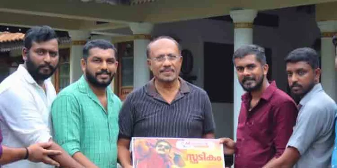 സ്ഫടികം ഫാന്സ് ഷോ ടിക്കറ്റ് സ്ഫടികം സംവിധായകന് ഭദ്രന് മാട്ടേല് പ്രകാശനം ചെയ്തു സ്ഫടികം ഫാന്സ് ഷോ ടിക്കറ്റ് സ്ഫടികം സംവിധായകന് ഭദ്രന് മാട്ടേല് പ്രകാശനം ചെയ്തു