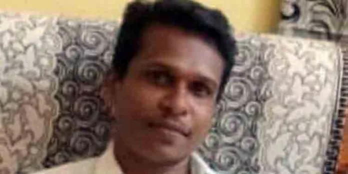 കാണാതായ യുവാവിനെ തോട്ടില് മരിച്ച നിലയില് കണ്ടെത്തി കാണാതായ യുവാവിനെ തോട്ടില് മരിച്ച നിലയില് കണ്ടെത്തി
