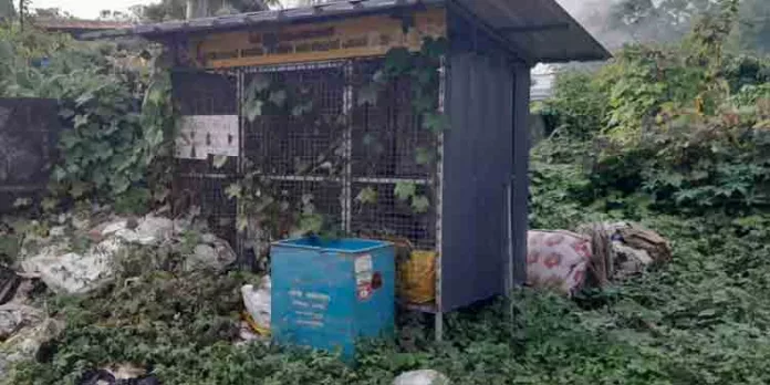 നിറഞ്ഞ് കവിഞ്ഞ് കോന്നിയിലെ മിനി മെറ്റിരിയൽ കളക്ഷൻ ഫെസിലിറ്റി നിറഞ്ഞ് കവിഞ്ഞ് കോന്നിയിലെ മിനി മെറ്റിരിയൽ കളക്ഷൻ ഫെസിലിറ്റി