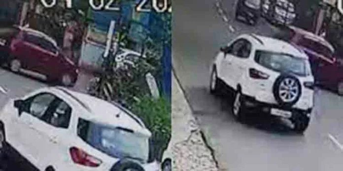 ഹാന്ഡ് ബ്രേക്ക് കുട്ടി താഴ്ത്തി, കാര് പിന്നോട്ടുരുണ്ട് റോഡിലേക്കിറങ്ങി ; അപകടം ഒഴിവായത് തലനാരിഴയ്ക്ക് ഹാന്ഡ് ബ്രേക്ക് കുട്ടി താഴ്ത്തി, കാര് പിന്നോട്ടുരുണ്ട് റോഡിലേക്കിറങ്ങി ; അപകടം ഒഴിവായത് തലനാരിഴയ്ക്ക്