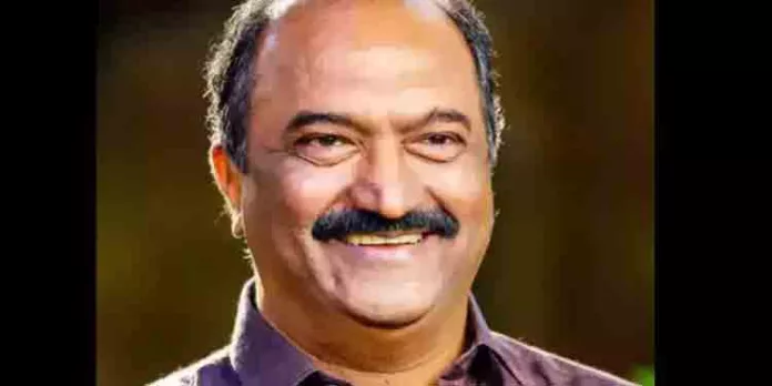 ഇന്ധന സെസ് ഒരു രൂപയാക്കി കുറക്കാന് നീക്കം ; തീരുമാനം ബുധനാഴ്ച നിയമസഭയിൽ ധനമന്ത്രി പ്രഖ്യാപിച്ചേക്കും ഇന്ധന സെസ് ഒരു രൂപയാക്കി കുറക്കാന് നീക്കം ; തീരുമാനം ബുധനാഴ്ച നിയമസഭയിൽ ധനമന്ത്രി പ്രഖ്യാപിച്ചേക്കും