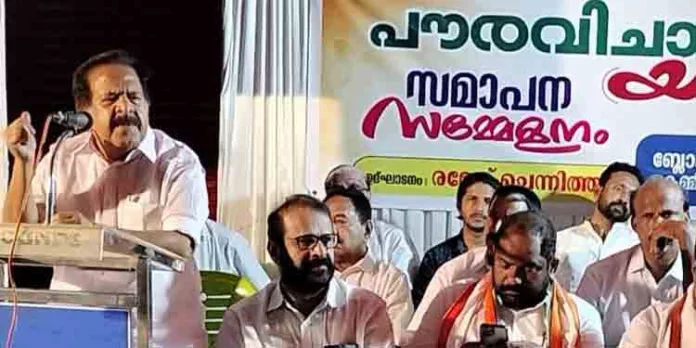 കറുത്ത മാസ്ക്കിനെ പോലും വെറുക്കുന്ന പിണറായി ഇപ്പോൾ സഞ്ചരിക്കുന്നത് കറുത്തകാറിൽ – ചെന്നിത്തല കറുത്ത മാസ്ക്കിനെ പോലും വെറുക്കുന്ന പിണറായി ഇപ്പോൾ സഞ്ചരിക്കുന്നത് കറുത്തകാറിൽ – ചെന്നിത്തല