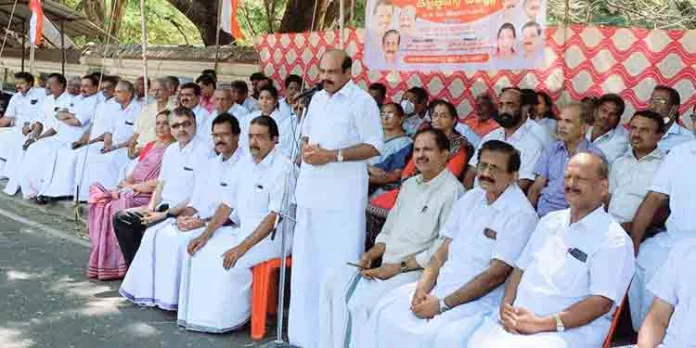 റോമാ നഗരം കത്തിയമരുമ്പോൾ വീണ വായിച്ചു രസിച്ച നീറോ ചക്രവർത്തിയെ പോലെയാണ് പിണറായി : അഡ്വ: തോമസ് ഉണ്ണിയാടൻ റോമാ നഗരം കത്തിയമരുമ്പോൾ വീണ വായിച്ചു രസിച്ച നീറോ ചക്രവർത്തിയെ പോലെയാണ് പിണറായി : അഡ്വ: തോമസ് ഉണ്ണിയാടൻ