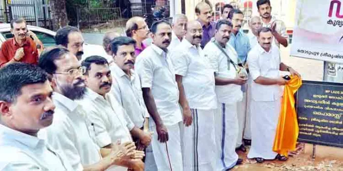 തൊടുപുഴ ശ്രീകൃഷ്ണ ക്ഷേത്ര ജംങ്ഷനില് ഹൈമാസ്റ്റ് ലൈറ്റ് സ്ഥാപിച്ചു തൊടുപുഴ ശ്രീകൃഷ്ണ ക്ഷേത്ര ജംങ്ഷനില് ഹൈമാസ്റ്റ് ലൈറ്റ് സ്ഥാപിച്ചു
