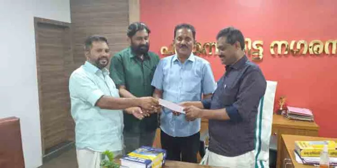 പത്തനംതിട്ട നഗരസഭ വർധിപ്പിച്ചിട്ടുളള തൊഴിൽ നികുതി കുറക്കണം : വ്യാപാരി വ്യവസായി സമിതി പത്തനംതിട്ട നഗരസഭ വർധിപ്പിച്ചിട്ടുളള തൊഴിൽ നികുതി കുറക്കണം : വ്യാപാരി വ്യവസായി സമിതി