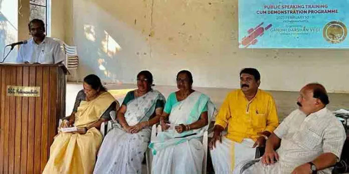 കെപിജിഡി വനിതാ പ്രചാരക് പരിശീലന കളരി സമാപിച്ചു കെപിജിഡി വനിതാ പ്രചാരക് പരിശീലന കളരി സമാപിച്ചു