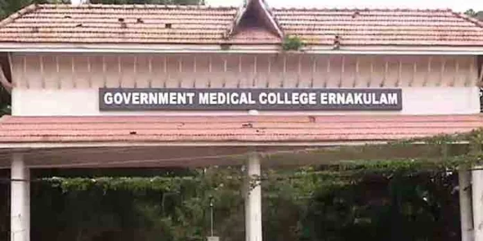 വ്യാജ ജനന സര്ട്ടിഫിക്കറ്റ് കേസിലെ പ്രതിയായ അനില്കുമാറിനെ മുന്പരിചയമില്ലെന്ന് ഇടനിലക്കാരന് വ്യാജ ജനന സര്ട്ടിഫിക്കറ്റ് കേസിലെ പ്രതിയായ അനില്കുമാറിനെ മുന്പരിചയമില്ലെന്ന് ഇടനിലക്കാരന്