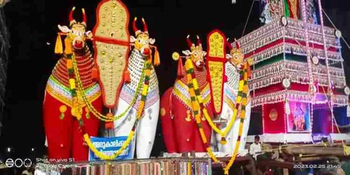 ഏഴംകുളം ദേവീക്ഷേത്രത്തിൽ കുംഭ ഭരണി ഉത്സവത്തിന് തുടക്കമായി ഏഴംകുളം ദേവീക്ഷേത്രത്തിൽ കുംഭ ഭരണി ഉത്സവത്തിന് തുടക്കമായി