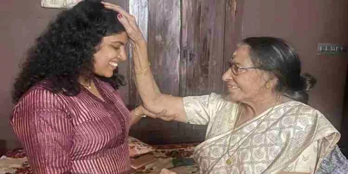 പ്രബന്ധവിവാദത്തിൽ ചിന്ത ജെറോമിന് മാപ്പ് നൽകിയെന്ന് ചങ്ങമ്പുഴ കൃഷ്ണപിള്ളയുടെ മകൾ പ്രബന്ധവിവാദത്തിൽ ചിന്ത ജെറോമിന് മാപ്പ് നൽകിയെന്ന് ചങ്ങമ്പുഴ കൃഷ്ണപിള്ളയുടെ മകൾ