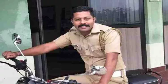 മാമ്പഴ മോഷണക്കേസില് പ്രതിയായ പോലീസുകാരനെ പിരിച്ചുവിടും മാമ്പഴ മോഷണക്കേസില് പ്രതിയായ പോലീസുകാരനെ പിരിച്ചുവിടും