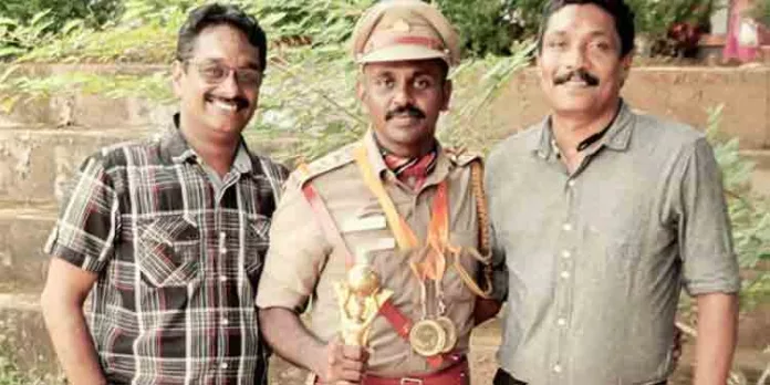 കൈക്കൂലി കേസിൽ മൂന്ന് മോട്ടോർ വെഹിക്കിൾ ഇൻസ്പെക്ടർമാരെ സസ്പെൻഡ് ചെയ്തു കൈക്കൂലി കേസിൽ മൂന്ന് മോട്ടോർ വെഹിക്കിൾ ഇൻസ്പെക്ടർമാരെ സസ്പെൻഡ് ചെയ്തു