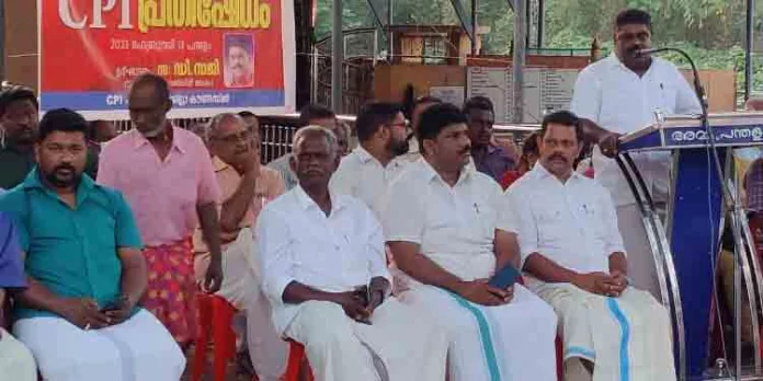 കേന്ദ്രം കേരളസര്ക്കാരിനെ സാമ്പത്തിക പ്രതിസന്ധിയിലാക്കാന് ശ്രമിക്കുന്നു : ഡി സജി കേന്ദ്രം കേരളസര്ക്കാരിനെ സാമ്പത്തിക പ്രതിസന്ധിയിലാക്കാന് ശ്രമിക്കുന്നു : ഡി സജി