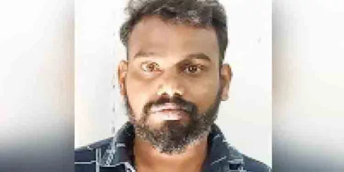 പ്രായപൂർത്തിയാകാത്ത പെൺകുട്ടിയുടെ നേരെ നഗ്നത പ്രദർശനം : യുവാവ് പിടിയിൽ പ്രായപൂർത്തിയാകാത്ത പെൺകുട്ടിയുടെ നേരെ നഗ്നത പ്രദർശനം : യുവാവ് പിടിയിൽ