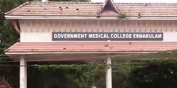 വ്യാജ ജനന സര്ട്ടിഫിക്കറ്റ്; സൂപ്രണ്ടിനെതിരായ ആരോപണങ്ങൾ വ്യാജമെന്ന് പ്രതി അനിൽകുമാർ വ്യാജ ജനന സര്ട്ടിഫിക്കറ്റ്; സൂപ്രണ്ടിനെതിരായ ആരോപണങ്ങൾ വ്യാജമെന്ന് പ്രതി അനിൽകുമാർ