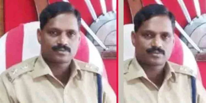 കള്ളനോട്ട് കേസില് വീഴ്ച വരുത്തിയ ഉദ്യോഗസ്ഥന് ഐപിഎസ് കിട്ടാന് വേണ്ടി കുറ്റമെല്ലാം എസ്ഐയുടെ തലയില് വെച്ചു കെട്ടി ; അച്ചടക്ക നടപടി വേണമെന്ന് എസ്സ്.പി കള്ളനോട്ട് കേസില് വീഴ്ച വരുത്തിയ ഉദ്യോഗസ്ഥന് ഐപിഎസ് കിട്ടാന് വേണ്ടി കുറ്റമെല്ലാം എസ്ഐയുടെ തലയില് വെച്ചു കെട്ടി ; അച്ചടക്ക നടപടി വേണമെന്ന് എസ്സ്.പി