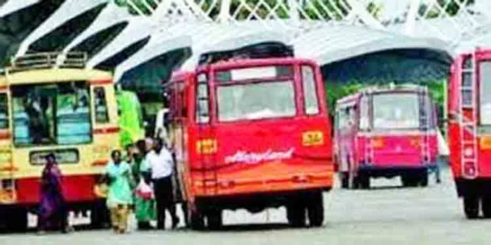 സംസ്ഥാനത്ത് സ്വകാര്യ ബസുകളുടെ മത്സരയോട്ടവും നിയമലംഘനങ്ങളും തടയാൻ കർശന നടപടി സംസ്ഥാനത്ത് സ്വകാര്യ ബസുകളുടെ മത്സരയോട്ടവും നിയമലംഘനങ്ങളും തടയാൻ കർശന നടപടി
