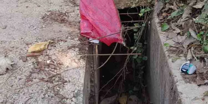 കോന്നിയിലെ ഓടകൾ അപകടക്കെണിയാകുന്നു കോന്നിയിലെ ഓടകൾ അപകടക്കെണിയാകുന്നു