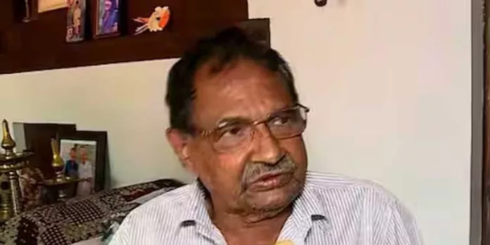 ഉമ്മൻ ചാണ്ടിക്ക് മതിയായ ചികിത്സ കിട്ടുന്നില്ല ; സഹോദരൻ അലക്സ് വി ചാണ്ടി ഉമ്മൻ ചാണ്ടിക്ക് മതിയായ ചികിത്സ കിട്ടുന്നില്ല ; സഹോദരൻ അലക്സ് വി ചാണ്ടി