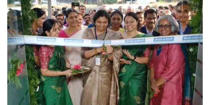 ഫെഡറല് ബാങ്ക് തൃശ്ശൂര് ശാഖ പുതിയ കെട്ടിടത്തില് പ്രവര്ത്തനമാരംഭിച്ചു ഫെഡറല് ബാങ്ക് തൃശ്ശൂര് ശാഖ പുതിയ കെട്ടിടത്തില് പ്രവര്ത്തനമാരംഭിച്ചു