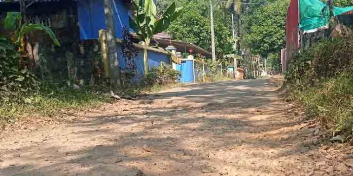 ചുങ്കപ്പാറ – കോട്ടാങ്ങൽ സി.കെ റോഡ് നിർമ്മാണം വൈകുന്നതിൽ പ്രതിഷേധം ശക്തമാകുന്നു ചുങ്കപ്പാറ – കോട്ടാങ്ങൽ സി.കെ റോഡ് നിർമ്മാണം വൈകുന്നതിൽ പ്രതിഷേധം ശക്തമാകുന്നു