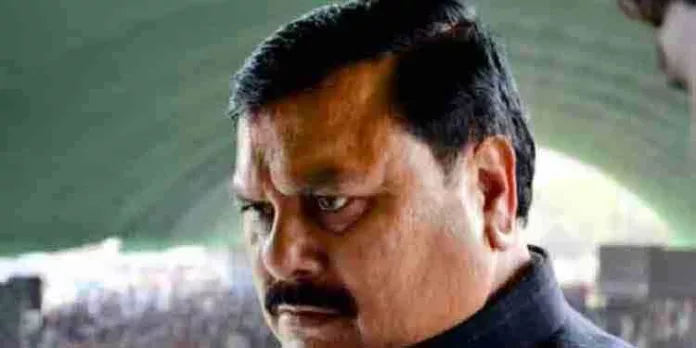 അഗ്നീവിറുകള് സേനയിലെ ആണത്തമില്ലാത്തവരാണെന്ന് ബിഹാര് സഹകരണ വകുപ്പ് മന്ത്രിയും മുതിര്ന്ന ആര്ജെഡി നേതാവുമായ സുരേന്ദ്ര യാദവ് അഗ്നീവിറുകള് സേനയിലെ ആണത്തമില്ലാത്തവരാണെന്ന് ബിഹാര് സഹകരണ വകുപ്പ് മന്ത്രിയും മുതിര്ന്ന ആര്ജെഡി നേതാവുമായ സുരേന്ദ്ര യാദവ്