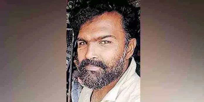 മരിക്കാന് പോകുകയാണെന്ന് വീഡിയോ കോളിലൂടെ ഭാര്യയെ വിളിച്ചറിയിച്ച ശേഷം യുവാവ് വീട്ടിലെ മുറിയില് തൂങ്ങിമരിച്ചു മരിക്കാന് പോകുകയാണെന്ന് വീഡിയോ കോളിലൂടെ ഭാര്യയെ വിളിച്ചറിയിച്ച ശേഷം യുവാവ് വീട്ടിലെ മുറിയില് തൂങ്ങിമരിച്ചു