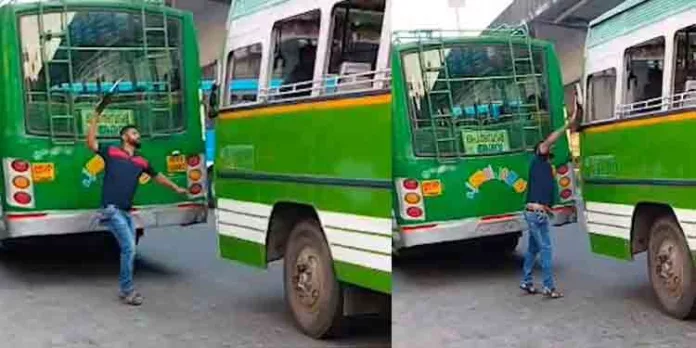 ബസ് കുറുകെയിട്ട് ഗ്ലാസ് അടിച്ചുതകര്ത്തു ; നടുറോഡില് ജീവനക്കാരുടെ കയ്യാങ്കളി ബസ് കുറുകെയിട്ട് ഗ്ലാസ് അടിച്ചുതകര്ത്തു ; നടുറോഡില് ജീവനക്കാരുടെ കയ്യാങ്കളി