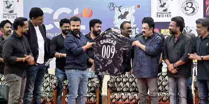 ഭിന്നത മൂത്തു ; മോഹന്ലാലുണ്ടാകില്ല; സിസിഎല്ലില് നിന്ന് അമ്മ പിന്മാറി ഭിന്നത മൂത്തു ; മോഹന്ലാലുണ്ടാകില്ല; സിസിഎല്ലില് നിന്ന് അമ്മ പിന്മാറി