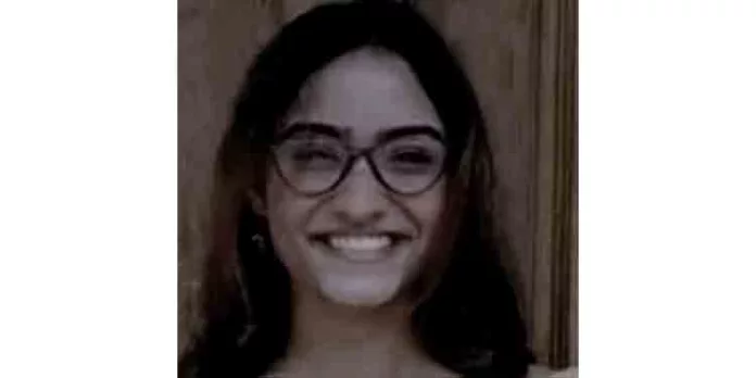 ചെന്നൈയില് കൊല്ലം സ്വദേശിനിയായ വിദ്യാര്ത്ഥിനി ട്രെയിന് തട്ടി മരിച്ചു ചെന്നൈയില് കൊല്ലം സ്വദേശിനിയായ വിദ്യാര്ത്ഥിനി ട്രെയിന് തട്ടി മരിച്ചു