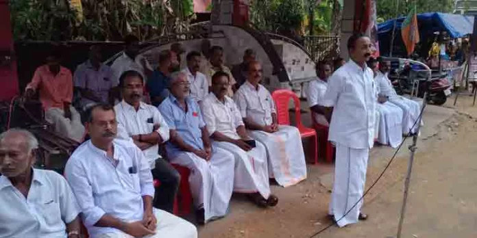 കോൺഗ്രസ് മണ്ഡലം കമ്മിറ്റിയുടെ നേതൃത്വത്തിൽ സായാഹ്ന ധർണ നടത്തി കോൺഗ്രസ് മണ്ഡലം കമ്മിറ്റിയുടെ നേതൃത്വത്തിൽ സായാഹ്ന ധർണ നടത്തി