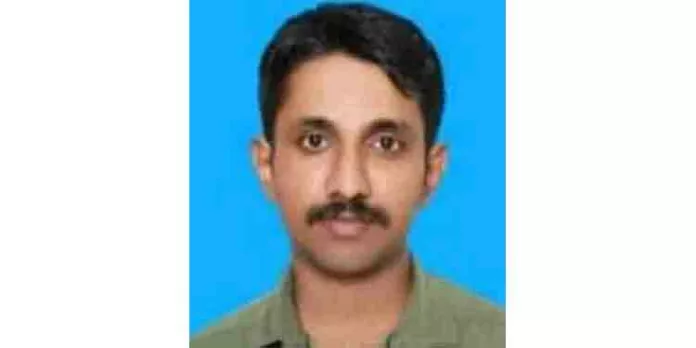 എനോസ് വര്ഗീസിനെ കടലില് വീണ്കാണാതായ സംഭവത്തില് സഹപ്രവര്ത്തകനായ ഗുജറാത്ത് സ്വദേശിയുടെ പങ്ക് അന്വേഷിക്കണമെന്ന് കുടുംബാംഗങ്ങള് എനോസ് വര്ഗീസിനെ കടലില് വീണ്കാണാതായ സംഭവത്തില് സഹപ്രവര്ത്തകനായ ഗുജറാത്ത് സ്വദേശിയുടെ പങ്ക് അന്വേഷിക്കണമെന്ന് കുടുംബാംഗങ്ങള്