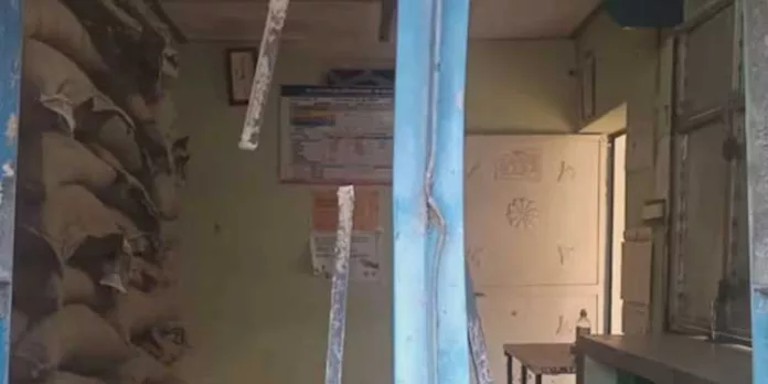 ഇടുക്കിയില് റേഷൻ കടയ്ക് നേരെ വീണ്ടും അരികൊമ്പന്റെ ആക്രമണം ഇടുക്കിയില് റേഷൻ കടയ്ക് നേരെ വീണ്ടും അരികൊമ്പന്റെ ആക്രമണം