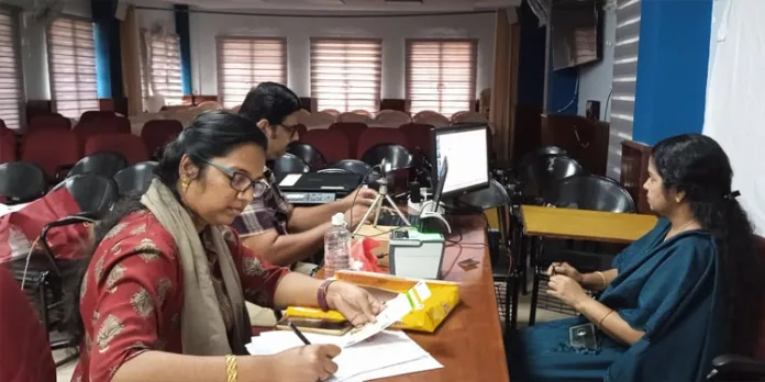 കളക്ടറേറ്റ് ജീവനക്കാര്ക്ക് ആധാര് അപ്ഡേഷന് ക്യാമ്പ് നടത്തി കളക്ടറേറ്റ് ജീവനക്കാര്ക്ക് ആധാര് അപ്ഡേഷന് ക്യാമ്പ് നടത്തി