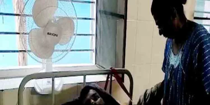 ജില്ലാ ആശുപത്രിയില് കിടപ്പുരോഗിയോട് ക്രൂരത ജില്ലാ ആശുപത്രിയില് കിടപ്പുരോഗിയോട് ക്രൂരത