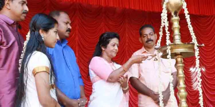 ഭക്തിസാന്ദ്രമായി കോട്ടാങ്ങൽ പൊങ്കാല ഭക്തിസാന്ദ്രമായി കോട്ടാങ്ങൽ പൊങ്കാല