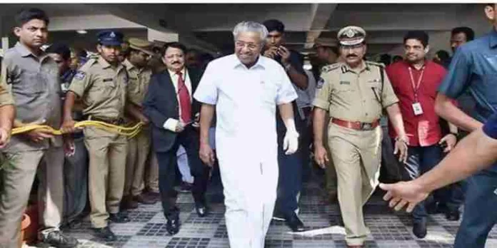 മുഖ്യമന്ത്രിയുടെ അമിത സുരക്ഷയില് ഇന്നും പ്രതിഷേധം ശക്തം മുഖ്യമന്ത്രിയുടെ അമിത സുരക്ഷയില് ഇന്നും പ്രതിഷേധം ശക്തം