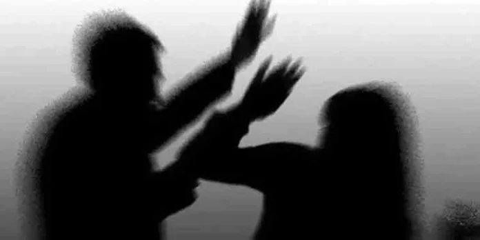 സ്വത്ത് തര്ക്കം; ഭര്തൃമാതാവിനെ ക്രൂരമായി മര്ദിച്ച് യുവതി സ്വത്ത് തര്ക്കം; ഭര്തൃമാതാവിനെ ക്രൂരമായി മര്ദിച്ച് യുവതി
