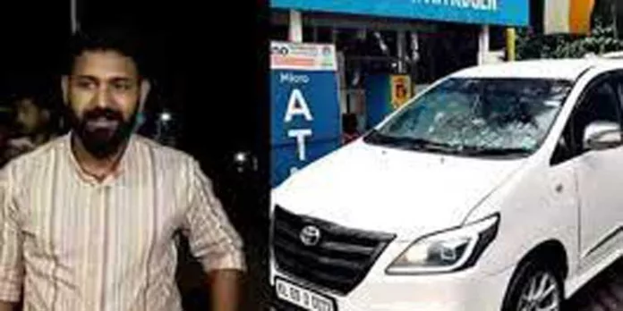 ജയിലിലായതോടെ ഇന്നോവ വിൽപ്പനയ്ക്ക് വെച്ച് ആകാശ് തില്ലങ്കേരി ജയിലിലായതോടെ ഇന്നോവ വിൽപ്പനയ്ക്ക് വെച്ച് ആകാശ് തില്ലങ്കേരി