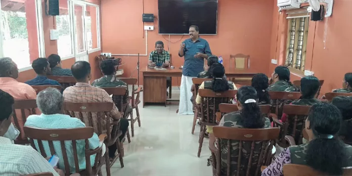 കോന്നി ഇക്കോ ടൂറിസം കേന്ദ്രത്തിലെ ജീവനക്കാർക്ക് പരിശീലനം നൽകി കോന്നി ഇക്കോ ടൂറിസം കേന്ദ്രത്തിലെ ജീവനക്കാർക്ക് പരിശീലനം നൽകി