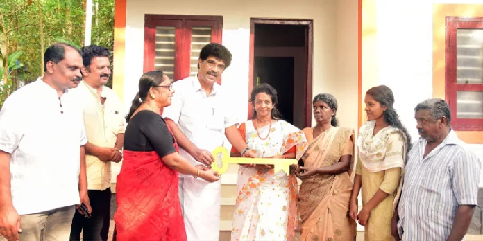 ഡോ. എം.എസ്. സുനിലിന്റെ 273 – മത് സ്നേഹഭവനം സാറാമ്മയ്ക്കും കുടുംബത്തിനും ഡോ. എം.എസ്. സുനിലിന്റെ 273 – മത് സ്നേഹഭവനം സാറാമ്മയ്ക്കും കുടുംബത്തിനും
