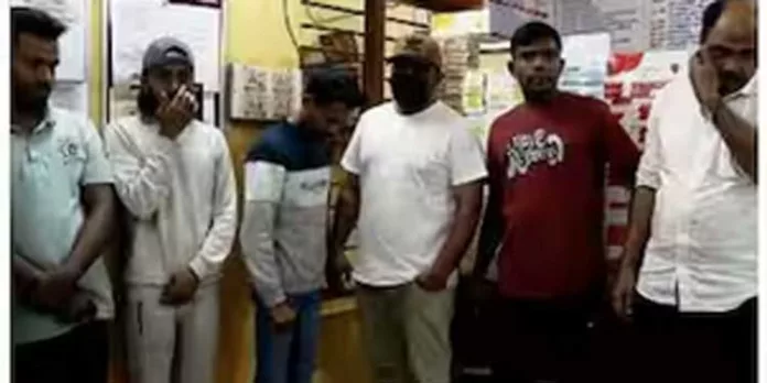 പാലക്കാട് ഒലവക്കോട് റെയിൽവേ സ്റ്റേഷനിൽ നികുതി വെട്ടിച്ച് കടത്തിയ ഐ ഫോണും നിരോധിത ഇ സിഗരറ്റും പിടികൂടി പാലക്കാട് ഒലവക്കോട് റെയിൽവേ സ്റ്റേഷനിൽ നികുതി വെട്ടിച്ച് കടത്തിയ ഐ ഫോണും നിരോധിത ഇ സിഗരറ്റും പിടികൂടി