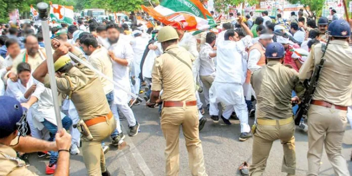 ഇന്ധന സെസ് : യുഡിഎഫ് എംഎൽഎമാർ ഇന്ന് നടന്നെത്തി പ്രതിഷേധിക്കും ഇന്ധന സെസ് : യുഡിഎഫ് എംഎൽഎമാർ ഇന്ന് നടന്നെത്തി പ്രതിഷേധിക്കും
