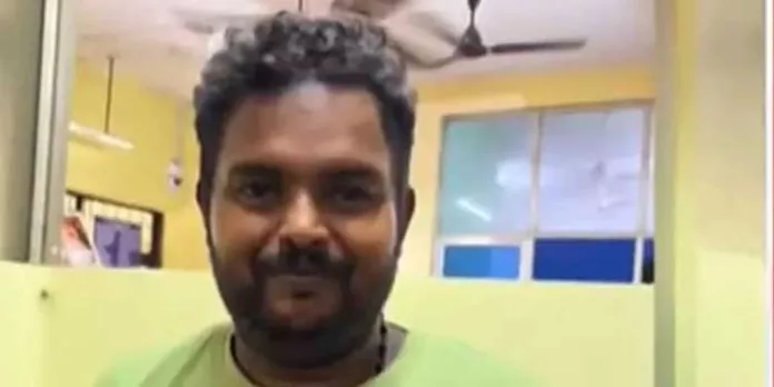 ദീപക്കിനെ ഗോവയിൽ നിന്ന് വടകര ക്രൈംബ്രാഞ്ച് ഓഫീസിലെത്തിച്ചു ദീപക്കിനെ ഗോവയിൽ നിന്ന് വടകര ക്രൈംബ്രാഞ്ച് ഓഫീസിലെത്തിച്ചു