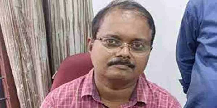 ശസ്ത്രക്രിയയ്ക്കായി 2500 രൂപ കൈക്കൂലി വാങ്ങി ; ഡോക്ടർ വിജിലൻസ് പിടിയിൽ ശസ്ത്രക്രിയയ്ക്കായി 2500 രൂപ കൈക്കൂലി വാങ്ങി ; ഡോക്ടർ വിജിലൻസ് പിടിയിൽ