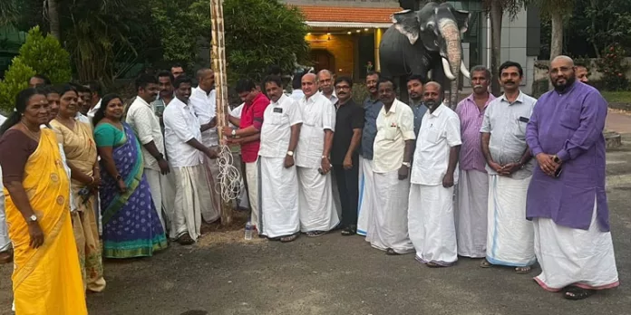 കേരള സംസ്ഥാന വ്യാപാരി വ്യവസായി സമിതി ആലപ്പുഴ ജില്ലാ സമ്മേളനത്തിന് മുന്നോടിയായി കൊടിമരഘോഷയാത്ര നടത്തി കേരള സംസ്ഥാന വ്യാപാരി വ്യവസായി സമിതി ആലപ്പുഴ ജില്ലാ സമ്മേളനത്തിന് മുന്നോടിയായി കൊടിമരഘോഷയാത്ര നടത്തി