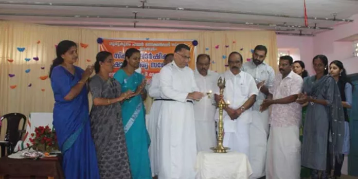 ഗുരുകുലം സ്കൂള് വാർഷികം നടത്തി ഗുരുകുലം സ്കൂള് വാർഷികം നടത്തി