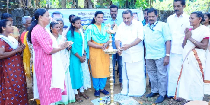 പുന്നമൂട് പട്ടികജാതി കോളനിയിലെ മണ്ണ് സംരക്ഷണ പ്രവര്ത്തനങ്ങള്ക്ക് തുടക്കമായി പുന്നമൂട് പട്ടികജാതി കോളനിയിലെ മണ്ണ് സംരക്ഷണ പ്രവര്ത്തനങ്ങള്ക്ക് തുടക്കമായി