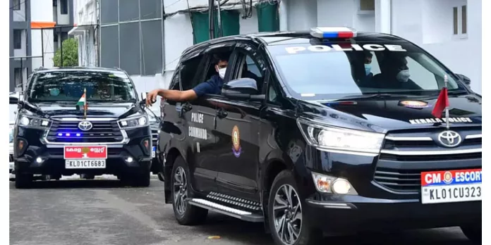 മുഖ്യമന്ത്രിയുടെ അകമ്പടി വാഹനത്തിന് അമിത വേഗം : റിപ്പോർട്ട് തേടി പാലാ ജുഡീഷ്യൽ ഫസ്റ്റ് ക്ലാസ് മജിസ്ട്രേറ്റ് കോടതി മുഖ്യമന്ത്രിയുടെ അകമ്പടി വാഹനത്തിന് അമിത വേഗം : റിപ്പോർട്ട് തേടി പാലാ ജുഡീഷ്യൽ ഫസ്റ്റ് ക്ലാസ് മജിസ്ട്രേറ്റ് കോടതി