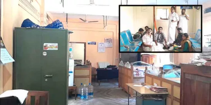 സര്ക്കാര് കൂടെയുണ്ട് – കോന്നി താലൂക്ക് ഓഫീസ് ജീവനക്കാർ കൂട്ടത്തോടെ മൂന്നാറിലേക്ക് ഉല്ലാസയാത്ര ; സ്പോണ്സര് ചെയ്തിരിക്കുന്നത് ക്വാറി മാഫിയ ? സര്ക്കാര് കൂടെയുണ്ട് – കോന്നി താലൂക്ക് ഓഫീസ് ജീവനക്കാർ കൂട്ടത്തോടെ മൂന്നാറിലേക്ക് ഉല്ലാസയാത്ര ; സ്പോണ്സര് ചെയ്തിരിക്കുന്നത് ക്വാറി മാഫിയ ?